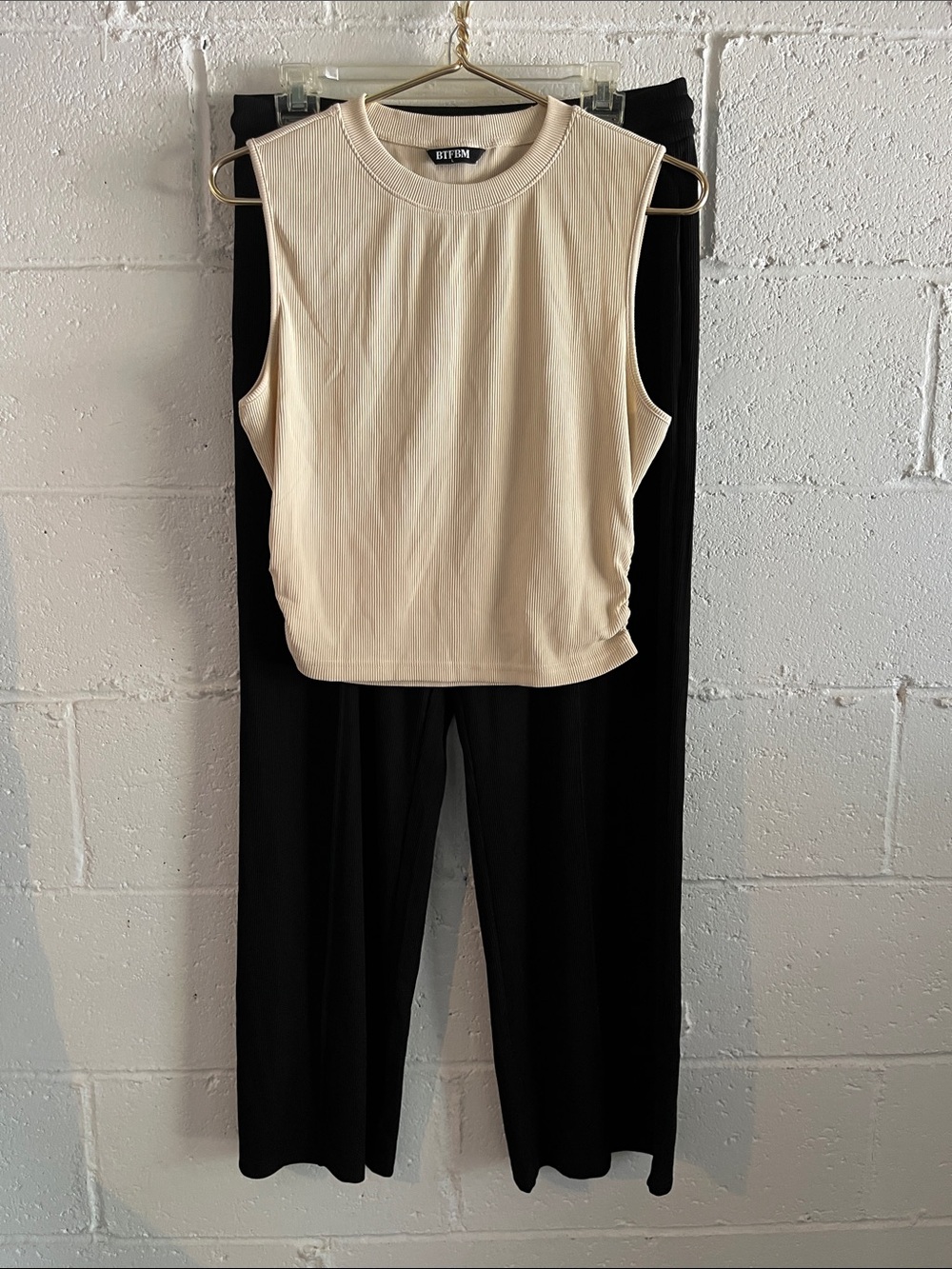 BTFBM 2 pc Wide-Leg Pants Set- Large - Picture 2 of 8